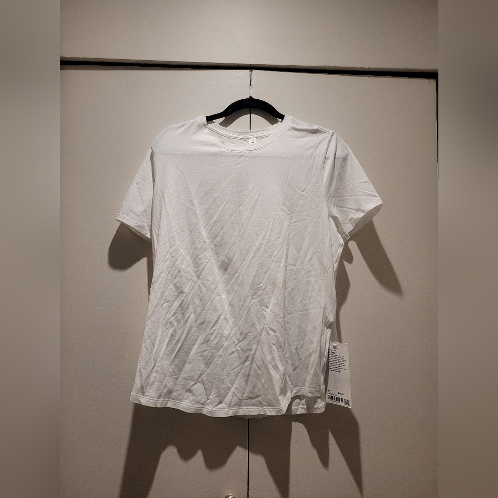 Lululemon Athletica White Short Sleeve Tee